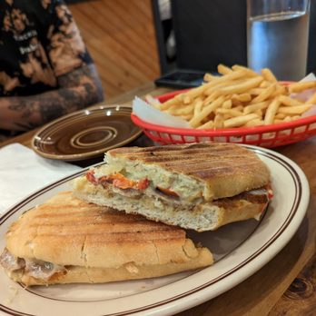 Il Bambino - Italian Near Me - Astoria, New York