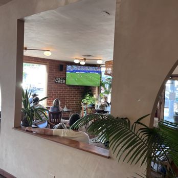 Solar de Cahuenga - Cafe with a television area if you want to watch the game (almost any game). - Breakfast & Brunch Near Me - Los Angeles, California