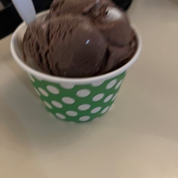 Sweet Savannah's - Chocolate peanut butter swirl. - Ice Cream & Frozen Yogurt Near Me - Marathon, Florida