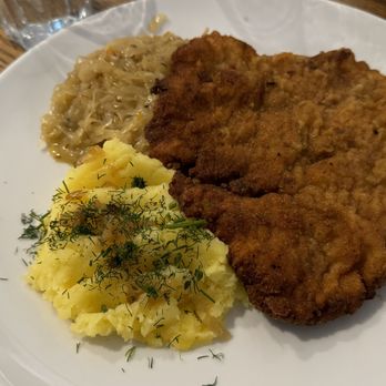 Czarna Kaczka - Schnitzel - Polish Near Me - Kraków, Massachusetts Czarna Kaczka - Schnitzel - Polish Near Me - Kraków, Massachusetts
