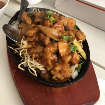 Tibet Kitchen - Noodles on sizzling plate - Himalayan/Nepalese Near Me - Toronto, Ontario
