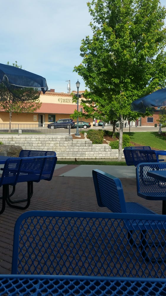 Social spots from Vern's Lounge