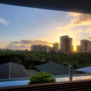 Solera - Lounges Near Me - Honolulu, Hawaii Solera - Lounges Near Me - Honolulu, Hawaii