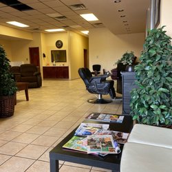 Brow & Nail Exprssions - Waiting / Nail area