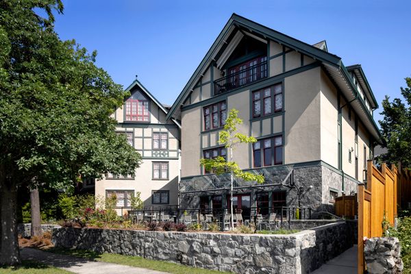 Abigail's Hotel by null