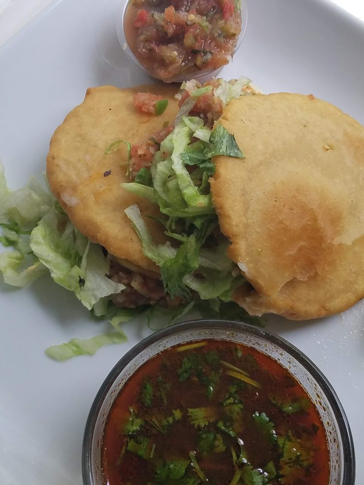Rolling Gorditas Logo