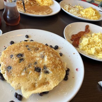 Broken Yolk Cafe - Breakfast & Brunch Near Me - Orange, California Broken Yolk Cafe - Breakfast & Brunch Near Me - Orange, California