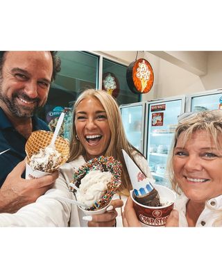 Cold Stone Creamery by null