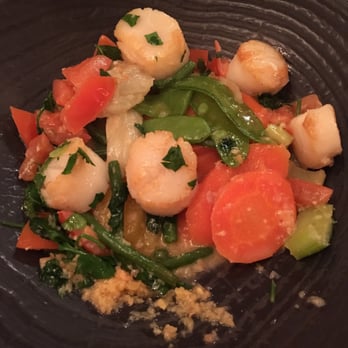 Le Petit Pontoise - Scallop main course - Bistros Near Me - Paris, 75 Le Petit Pontoise - Scallop main course - Bistros Near Me - Paris, 75