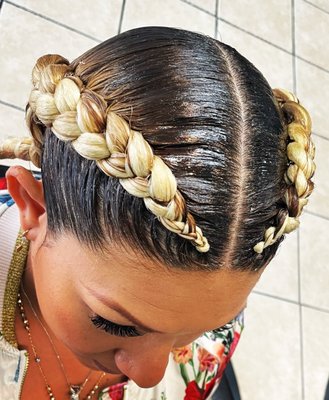 Book for your BurningMan style Today! - Hello, this is Fatima. We are specialized in all braiding styles. Conrows, Box Braids, Knotless Braids, Goddess Braids, Weaving Extension, Crochet..... Book for your BurningMan style Today! - Hello, this is Fatima. We are specialized in all braiding styles. Conrows, Box Braids, Knotless Braids, Goddess Braids, Weaving Extension, Crochet.....