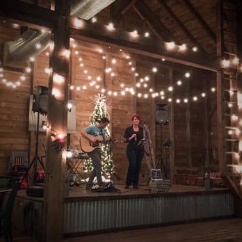 Hartford Hill Winery - Good live entertainment: Mark Soini (guitarist & singer) & Christina Witt (singer) - Wineries Near Me - Fowler, Ohio Hartford Hill Winery - Good live entertainment: Mark Soini (guitarist & singer) & Christina Witt (singer) - Wineries Near Me - Fowler, Ohio