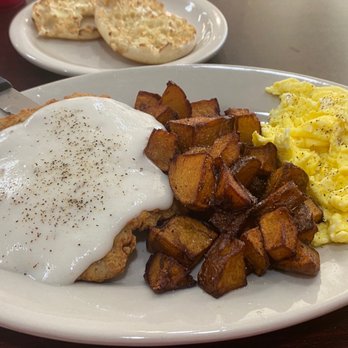Darrell's Dog Gone Good Diner - Country fried steak and eggs - Breakfast & Brunch Near Me - Silver Springs, Florida