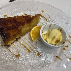 Noblesse Oblige - Locanda del mare - Apple cake with ice cream.
