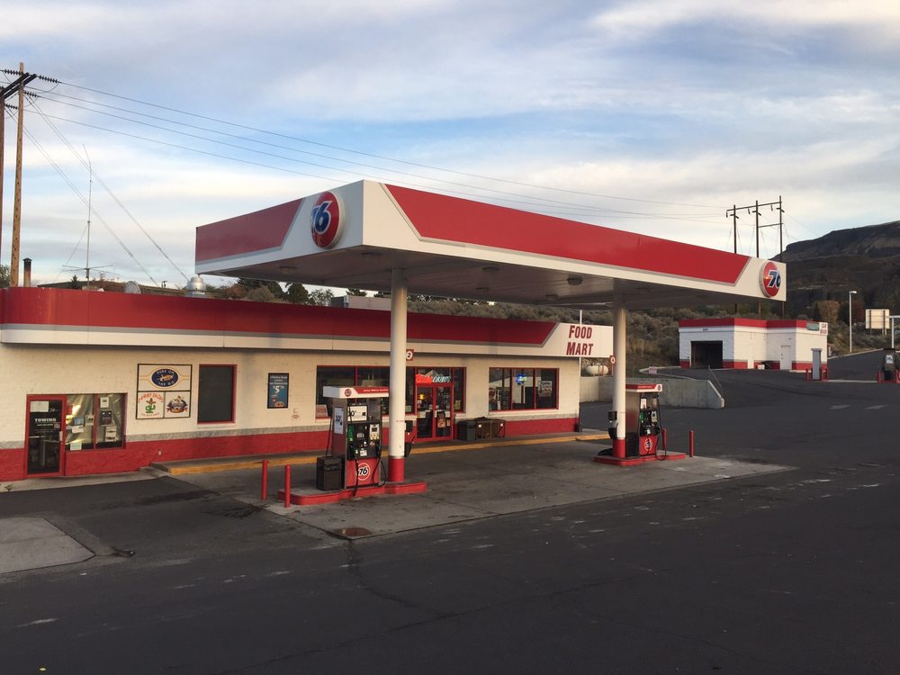 JACK’S FOUR CORNER Updated October 2024 630 W Grand Coulee Ave