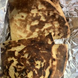 Chips 'N Curry - Garlic cheese nan