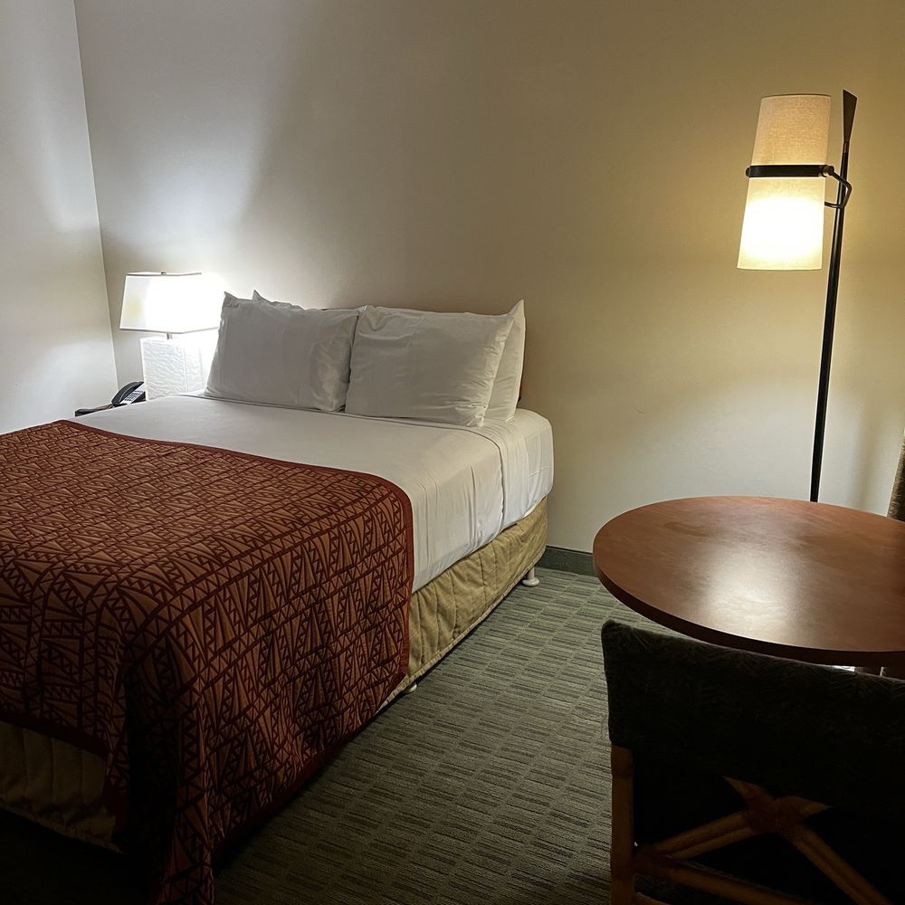 Waikiki Malia - Hotels Near Me - Honolulu, Hawaii