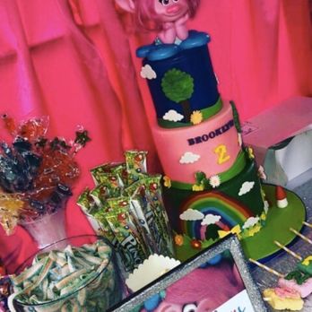 Roobina's Cake - Custom trolls cake - Bakeries Near Me - Glendale, California