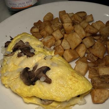 Café Hollywood at Planet Hollywood Resort & Casino - American Near Me - Las Vegas, Nevada