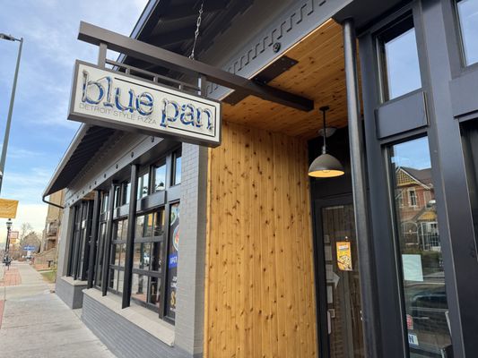 Blue Pan Pizza by null