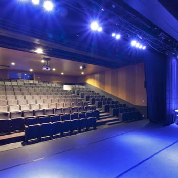 Halle Pajol - Salle d'assemblée-spectacle de 180 places - Venues & Event Spaces Near Me - Paris, 75