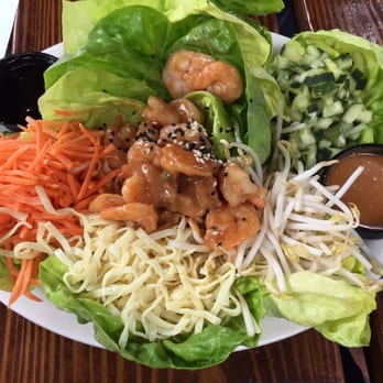 Caroline's - Boston lettuce wraps w Thai sauce - American Near Me - Key West, Florida