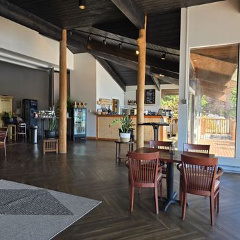 Blackfish Cafe - Inside the restaurant - Breakfast & Brunch Near Me - Eastsound, Washington