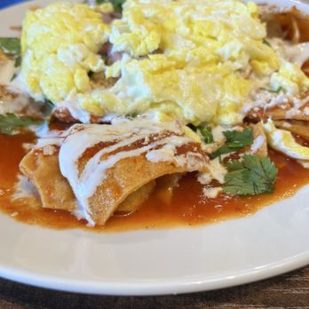 La Cazzona - Chilaquiles con huevos - Breakfast & Brunch Near Me - Nogales, Arizona La Cazzona - Chilaquiles con huevos - Breakfast & Brunch Near Me - Nogales, Arizona