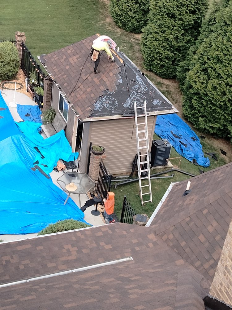 Slide of Roofing Gonzalez