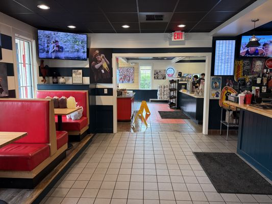 Waldo’s Chicken & Beer by null