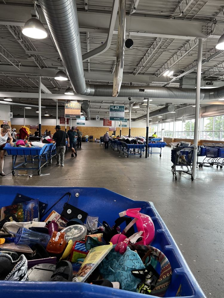 GOODWILL WEARHOUSE Updated October 2024 10 Photos & 23 Reviews