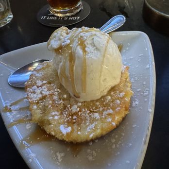 Houlihan's - Butter cake - New American Near Me - Springfield, Missouri Houlihan's - Butter cake - New American Near Me - Springfield, Missouri