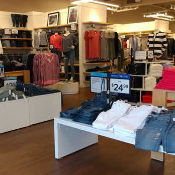 Gap Factory - Gap in the Charleston Outlet mall - Women's Clothing Near Me - Charleston, South Carolina