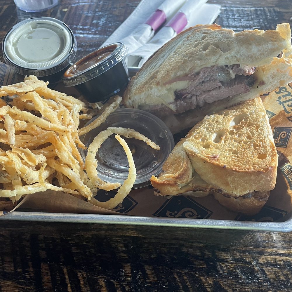 Smoke Justis - Bars Near Me - Covington, Kentucky