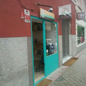 Lots Coffee House - Fuera - Coffee & Tea Near Me - Madrid, M