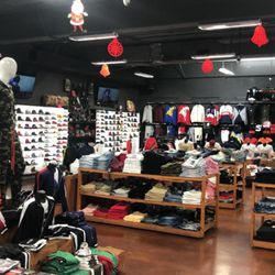 Cr8tive Outfitters - Inside the store
