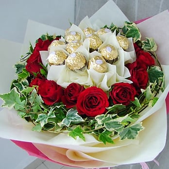 Holly Blooms - Candy Flower Bouquets - Florists Near Me - Ashbourne, MH