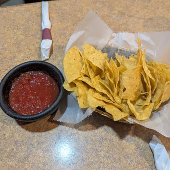 El Comal - Complementary chips and salsa - Mexican Near Me - Mount Juliet, Tennessee El Comal - Complementary chips and salsa - Mexican Near Me - Mount Juliet, Tennessee