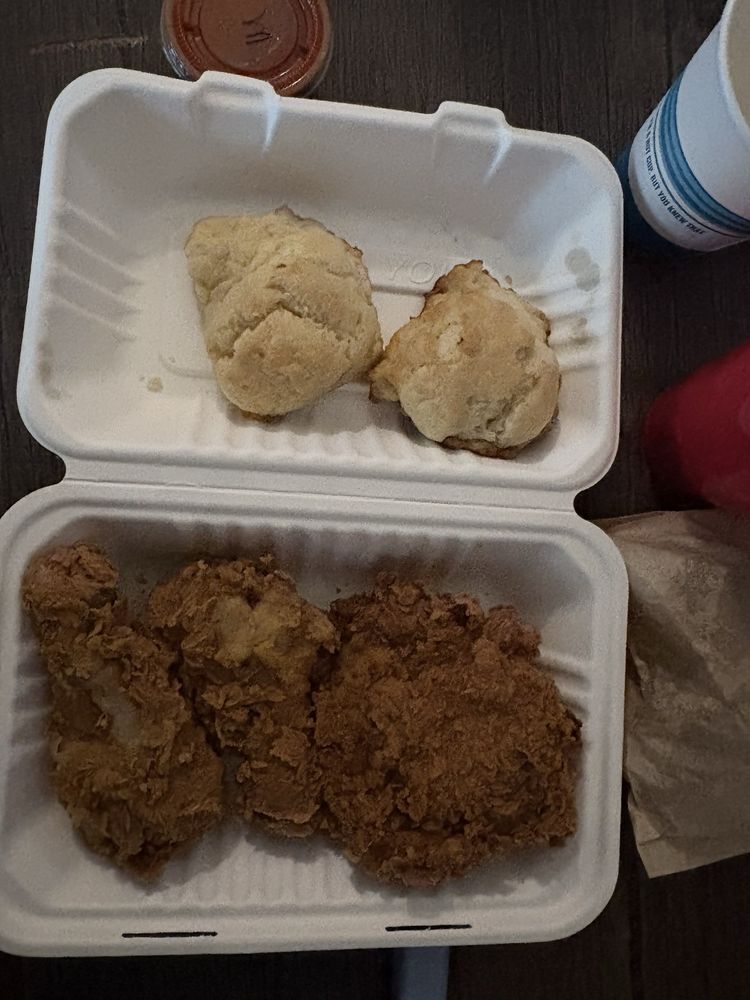 Food from Farmhouse Fried Chicken