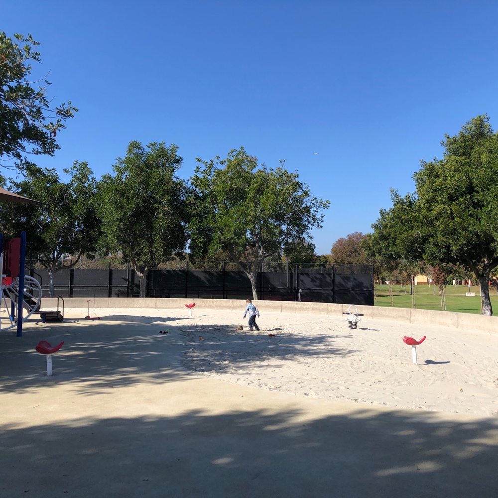 San Carlo Park - Only one play structure on foam with large sand lot - Parks Near Me - Irvine, California San Carlo Park - Only one play structure on foam with large sand lot - Parks Near Me - Irvine, California