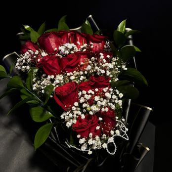 Vision Bloomz - Custom Rose Bouqet - Floral Designers Near Me Vision Bloomz - Custom Rose Bouqet - Floral Designers Near Me