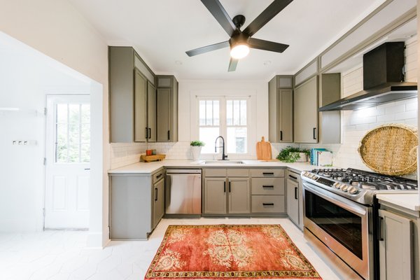 White Glove House Navarre