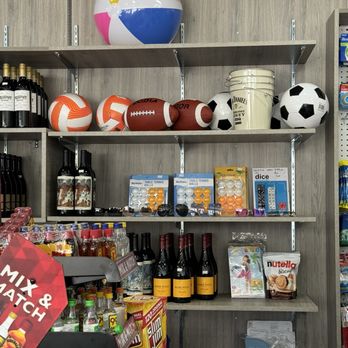 Manhattan Mart - Grocery Near Me - Hermosa Beach, California