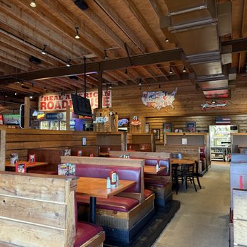 Logan's Roadhouse - Dining area - Steakhouses Near Me - Conway, Arkansas