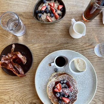 Prospect - Hot cereal and buttermilk pancakes with fresh fruit and side of bacon - Bars Near Me - Hunter, New York