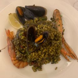 Restaurante Celler la Parra - Plated paella