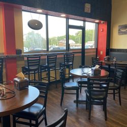 Slice on Broadway - Wexford - Seating