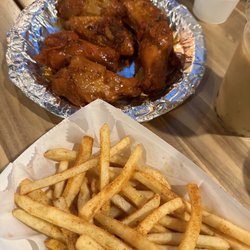 Pot Bharoon Cafe & Bakery - Wings with masala fries