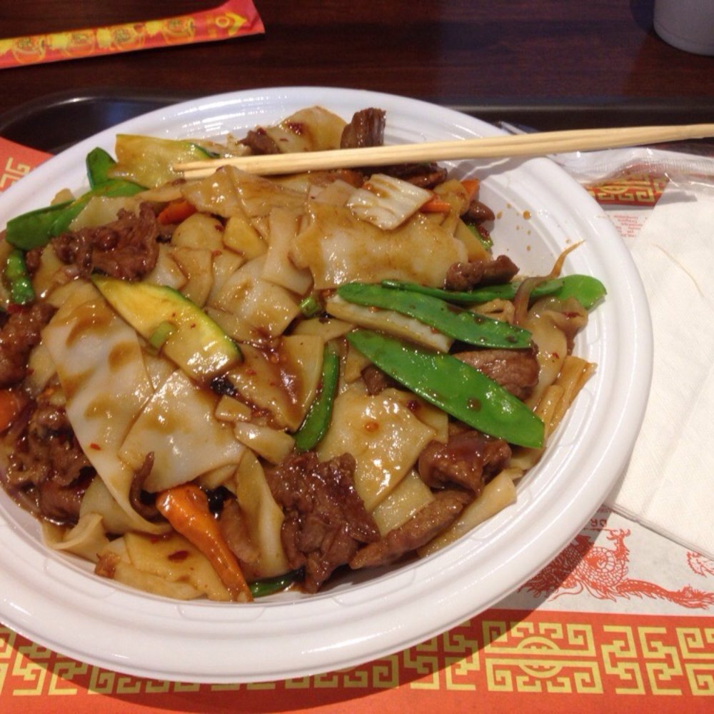 Yum. Beef in black bean sauce chow fun! Reminds me of a great place off Shattuck Ave in Berkeley. Yum. Beef in black bean sauce chow fun! Reminds me of a great place off Shattuck Ave in Berkeley.