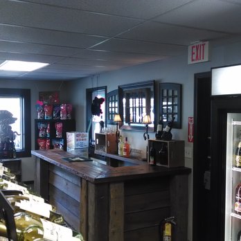 Elbridge Liquor Store - a row of bottles of wine - Beer, Wine & Spirits Near Me - Elbridge, New York Elbridge Liquor Store - a row of bottles of wine - Beer, Wine & Spirits Near Me - Elbridge, New York