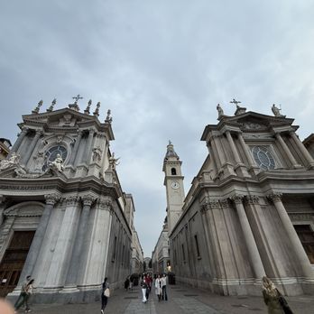 Piazza San Carlo - The twin churches, Santa Cristina and San Carlo Borromeo. - Public Plazas Near Me - Torino, TO Piazza San Carlo - The twin churches, Santa Cristina and San Carlo Borromeo. - Public Plazas Near Me - Torino, TO